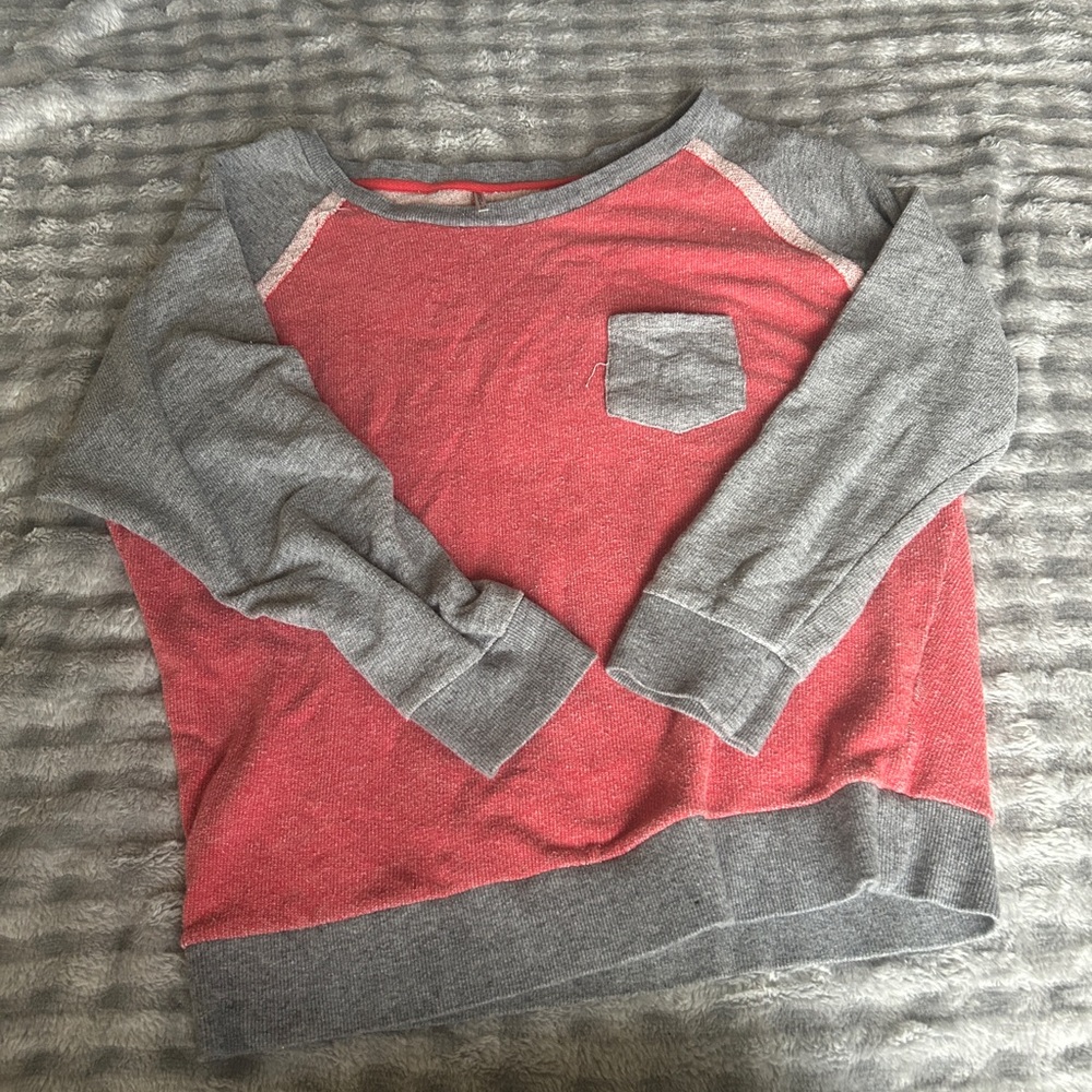 Tresics Red and Gray Crew Neck Sweater